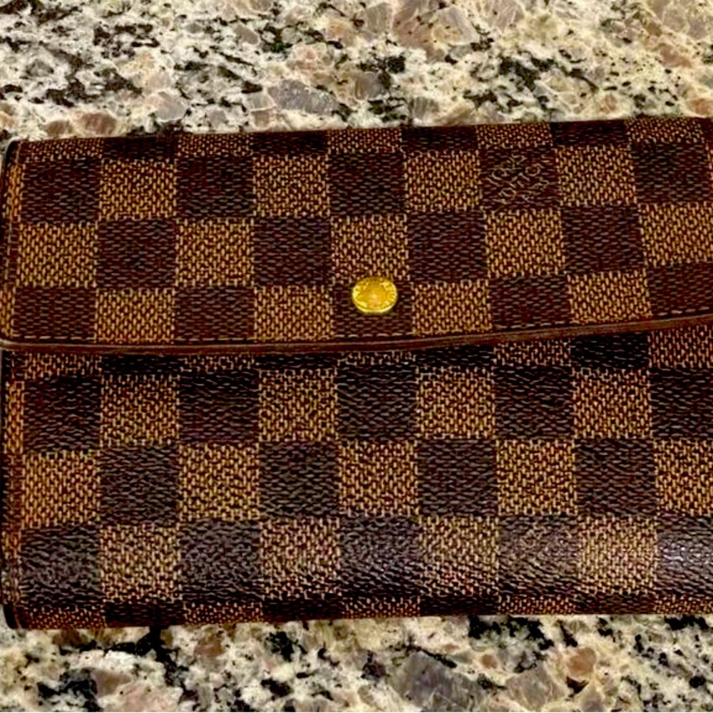 Louis Vuitton Brown and Tan Checkered Wallet - Picture 10 of 11